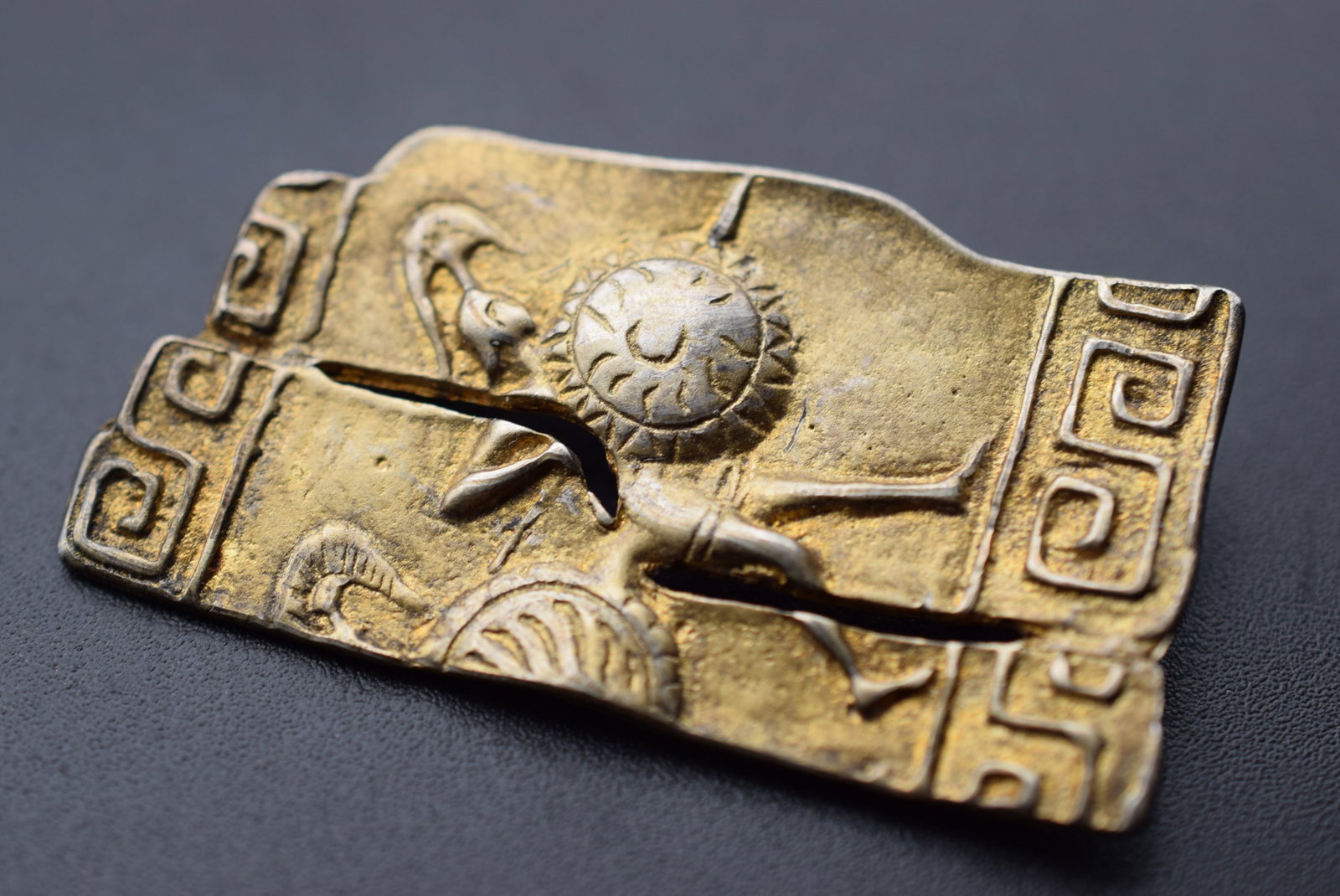 Roman Soldier Sterling Silver 925 Gold Vermeil Brooch Pin Vintage Lot EH 1105: Roman Soldier Sterling Silver 925 Gold Vermeil Brooch Pin Vintage measures 2" x 1 1/8" signed 925 weighs 10.07 grams