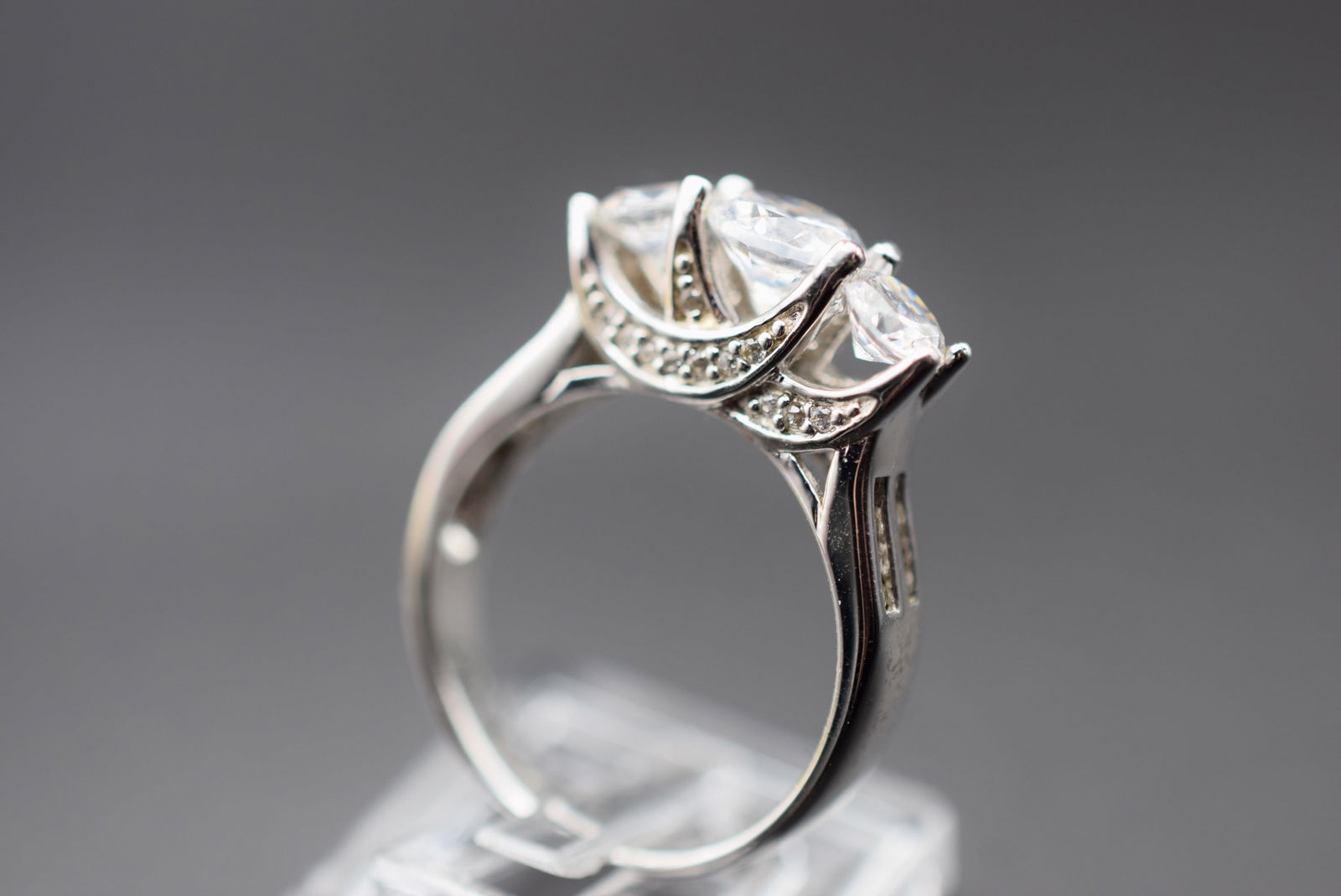 Outstanding CZ Show Stopper Sterling Silver 925 Vintage Ring Size 8.5 Lot EH 1134 (1 of 2)