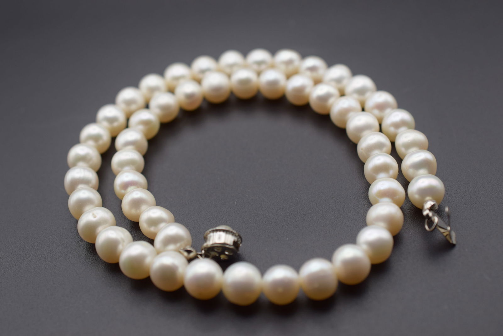 Pearl Necklace 16" long Vintage Lot EH 1151 (1 of 2)