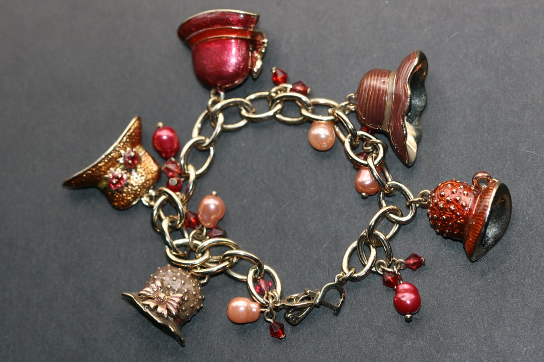 LC liz Claiborne Enamel Hats Charm Bracelet Pink Pearls Chunky Nice Lot 1152: LC Liz Claiborne Enamel Hats Charm Bracelet Pink Pearls Chunky Nice measures 7 1/2" x 1" Signed LC Inside one Hat