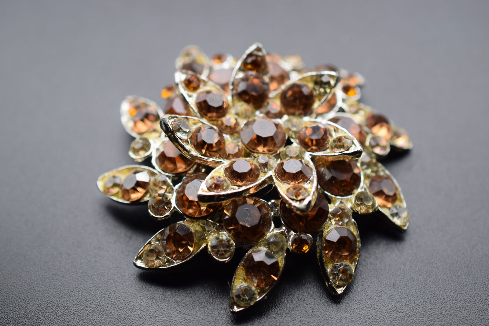 Rhinestone Brooch Pin Vintage 1940's Lot EH 1164 (1 of 2)