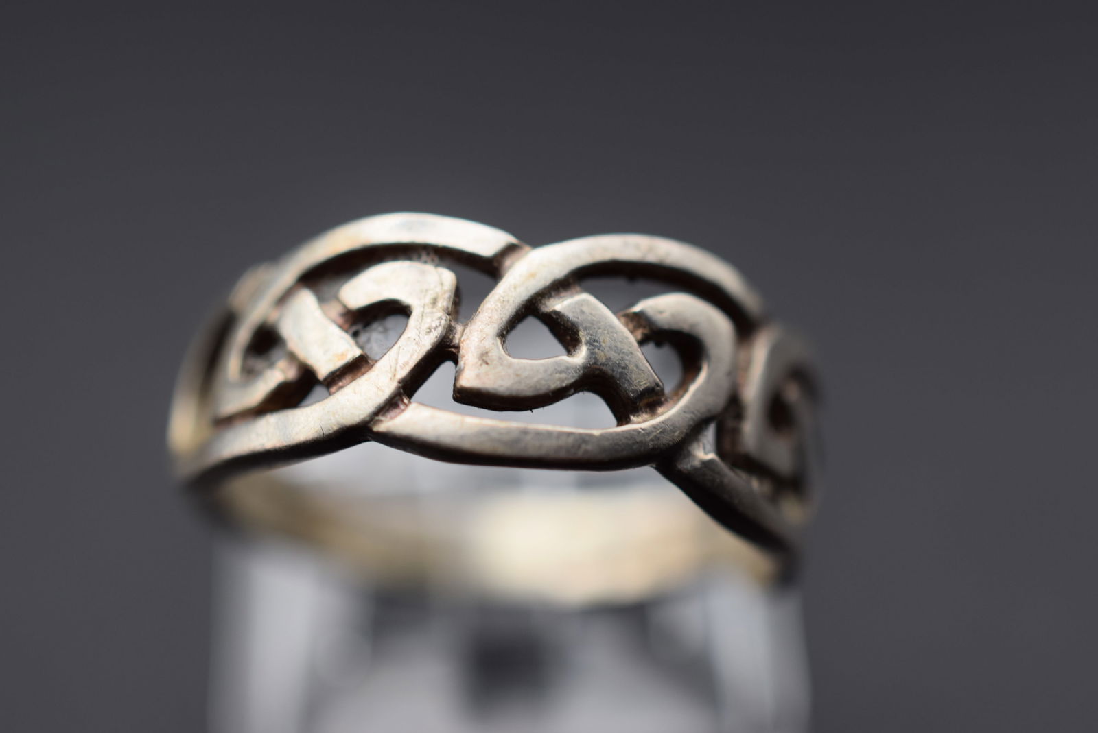 Celtic Weave Sterling Silver 925 Vintage Ring Size 9.75 Lot EH 1202: Celtic Weave Sterling Silver 925 Vintage Ring Size 9.75 top measures 3/8" signed full of hallmarks and makers marks weighs 3.57 grams