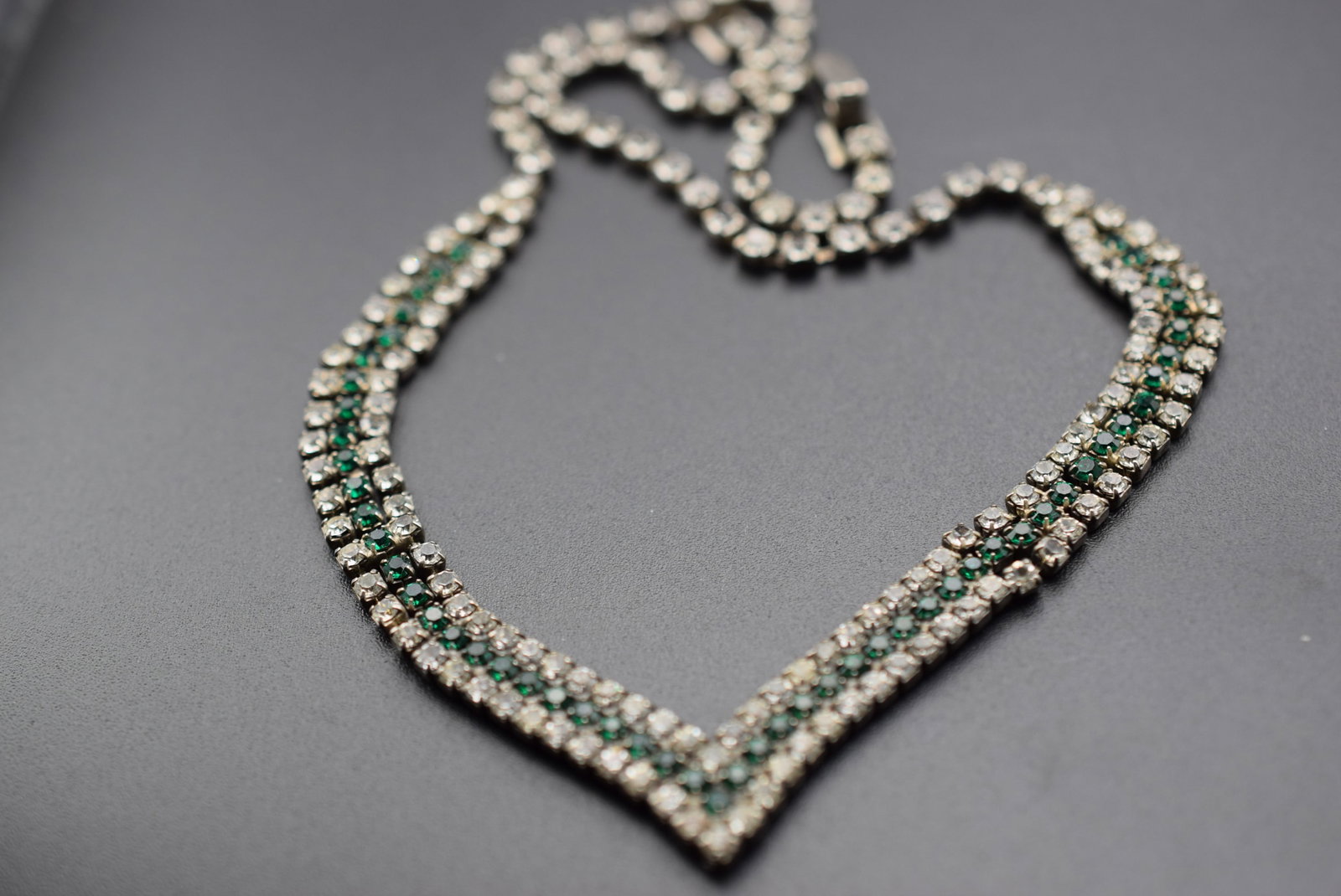 Emerald Green Rhinestone Necklace Vintage 1970's Lot EH 1216: Emerald Green Rhinestone Necklace Vintage 1970's measures 16" long x 1/4" wide unsigned