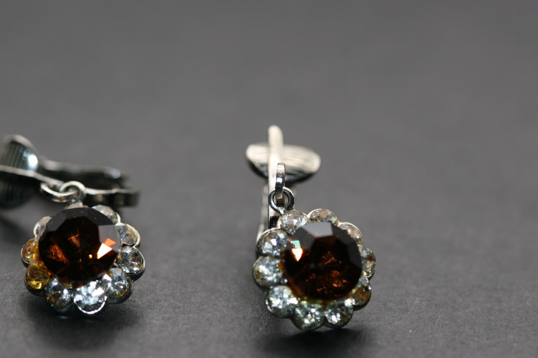 Vintage Clip Back Earrings 1940's Rhinestone Dangle Lot 1221: Vintage Clip Back Earrings 1940's Rhinestone Dangle measures 1" long x 1/2" wide