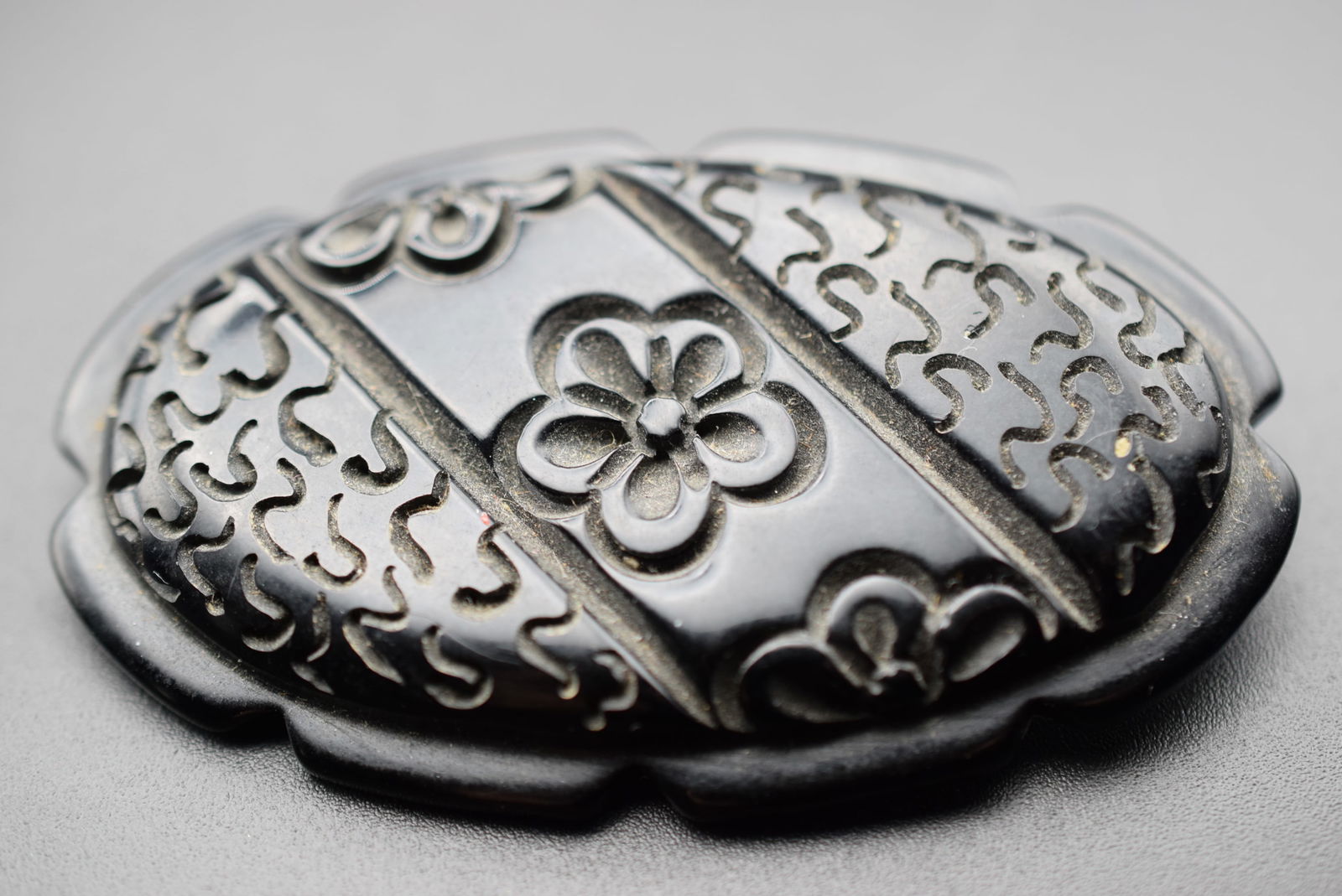 Mourning Edwardian Jewelry Brooch Pin Bakelite Carved Huge Vintage Lot EH 1235 (1 of 3)