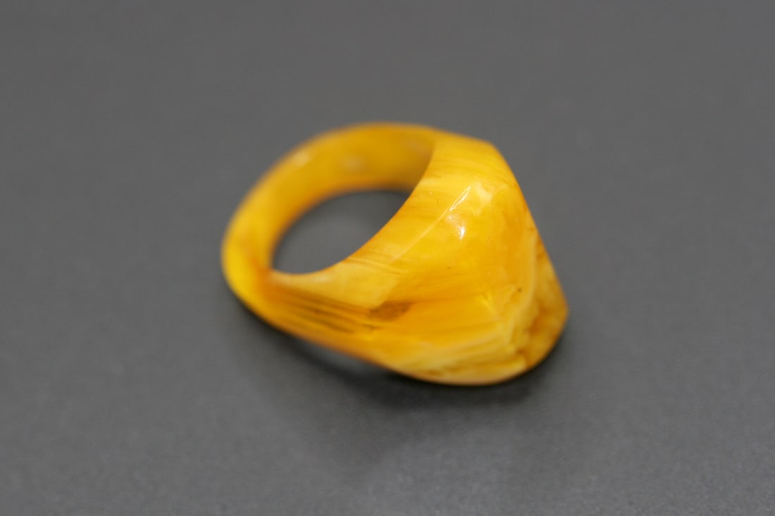 Amber Plastic Ring Vintage size 5.5 .Lot#55 (1 of 7)