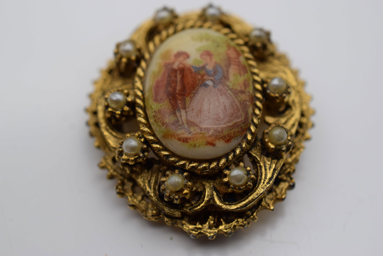 Portrait Scene Brooch Pin Vintage 1940's Lot Fi 64: Portrait Scene Brooch Pin Vintage 1940's measures 1 1/4" x 1" has slots for necklace as a possible clasp