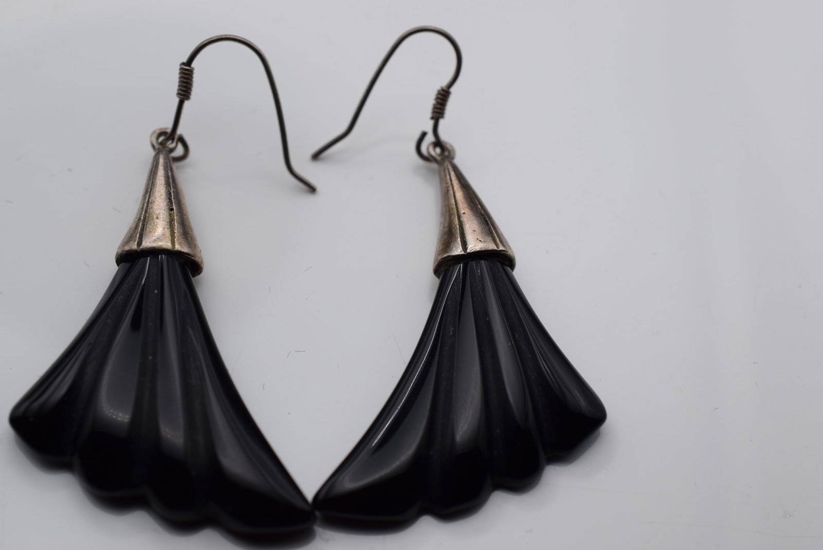 Onyx Sterling Silver 925 Pierced Earrings Lot Fi 86: Onyx Sterling Silver 925 Pierced Earrings measures 1 3/4" x 1 1/4" plus the bale signed Ster