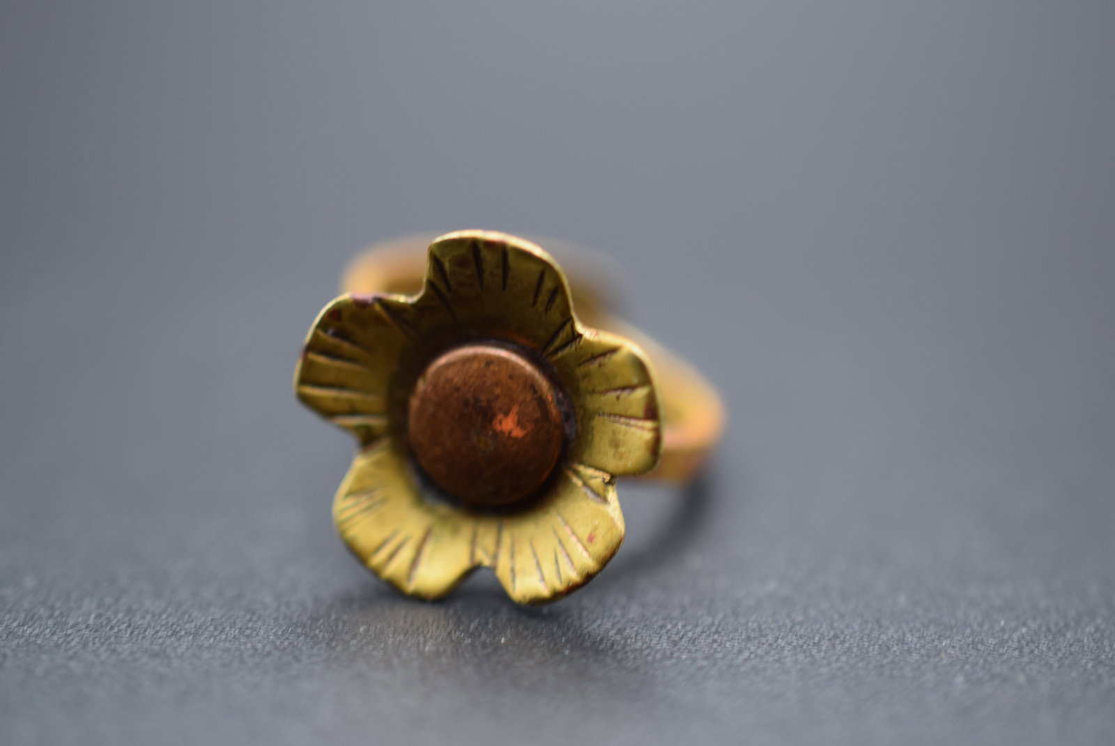 Pericles Haiti Brass Handmad Ring one size Lot#CF 92: Pericles Haiti Brass Handmad Ring one size top measures 5/8" in diameter