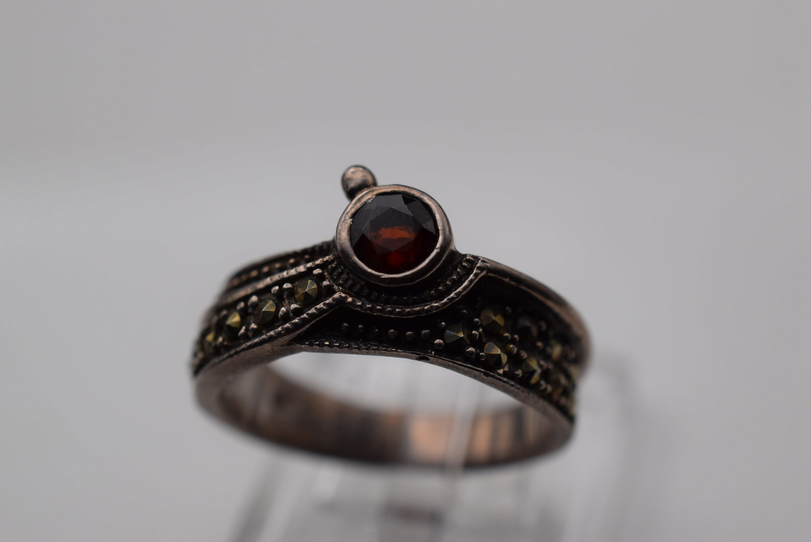 Garnet Marcasite Sterling Silver 925 Ring Size 8 Lot Fi 141 (1 of 3)