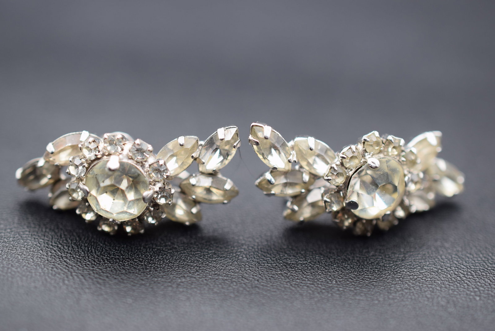 Rhinestone Clip Earrings Vintage 1940's Lot Fi 185 (1 of 2)
