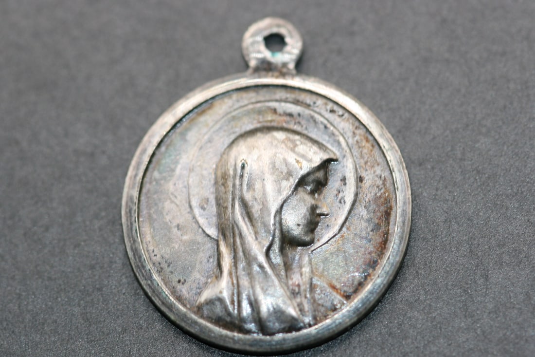 Religious Medal Jesus and Mary made in France vintage charm pendant .Lot#320: Religious Medal Jesus Mary made in France vintage charm pendant signed France measures 7/8" diameter