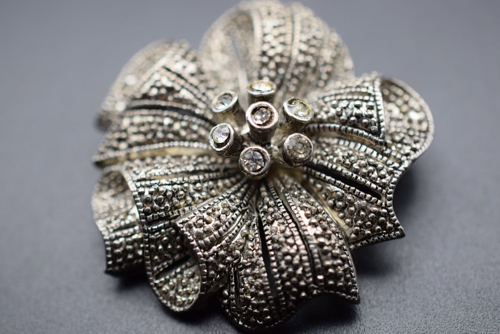 Crazy Nice Repousse Dots made to look like Marcasite Brooch Pin Vintage 1950's Lot#CF 339: Crazy Nice Repousse Dots made to look like Marcasite Brooch Pin Vintage 1950's measures 1 3/4" in diameter
