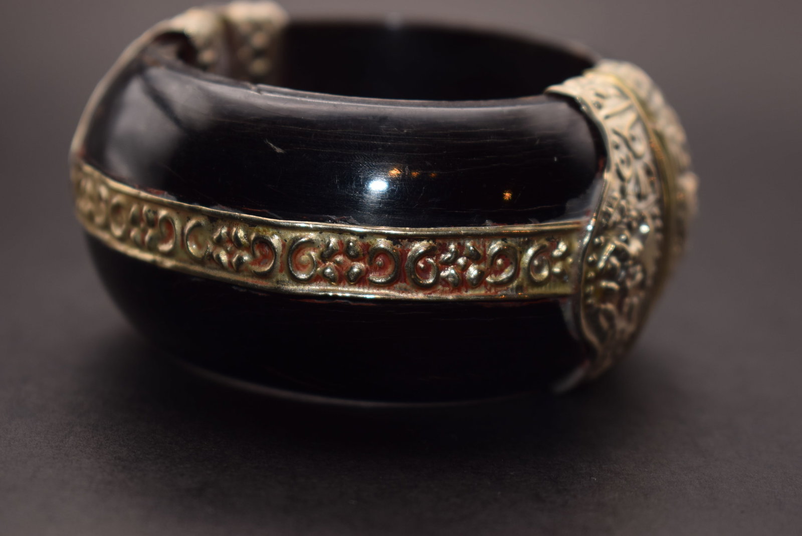 Hinged Wood Ebony Ethnic Bracelet Vintage Lot 372: Hinged Wood Ebony Ethnic Bracelet 1 1/2" wide opening 2 1/2" across Huge statement