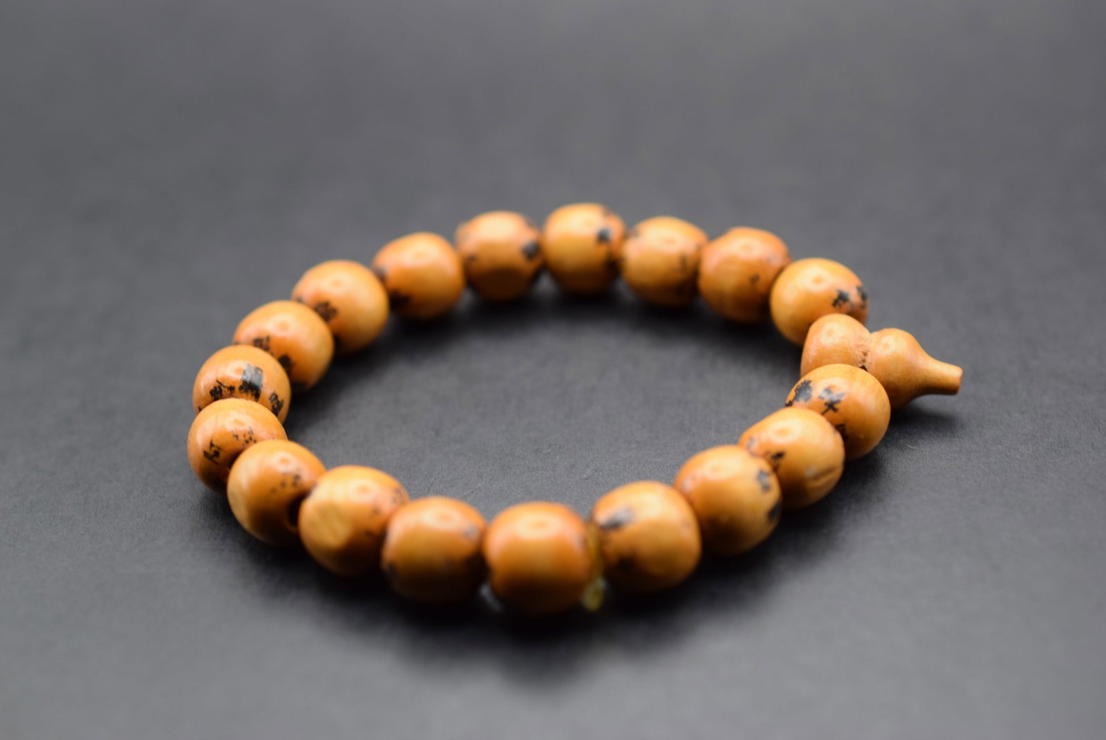 Eighteen Sacred Seeds Wood Bracelet Buddhist Prayer Lot 511 (1 of 2)