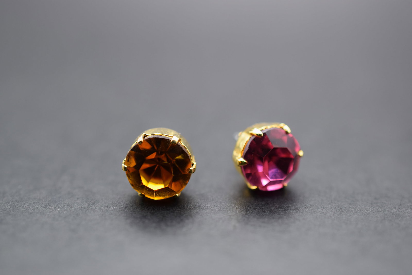 Pink Rose Topaze Rhinestone Studs Pierced Earrings Lot 532 (1 of 2)