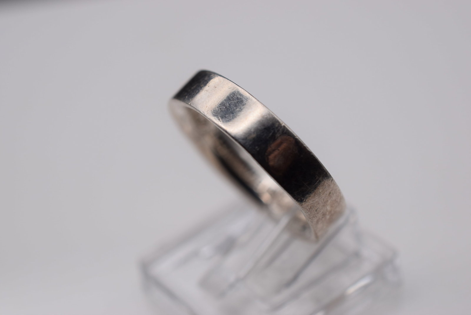 Silversmith Signed Amazing Super Smoth Master crafted Sterling Size 7 Ring Lot Fi 610: Silversmith Signed Amazing Super Smoth Master crafted Sterling Size 7 Ring signed inside Silversmith and is rounded and so smooth it is an amazing ring !!!!!
