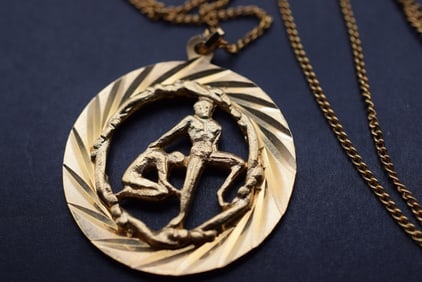1970's Pendant Signed SC with M over top Necklace Vintage pendant Lot 747: 1970's Pendant Signed SC with M over top Necklace Vintage pendant measures 1 1/4" in diameter chain measures 18" Long