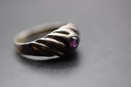 Sterling Silver 925 Rhinestone Purple Ring Vintage Size 7.5 Lot 753: Sterling Silver 925 Rhinestone Purple Ring Vintage Size 7.5 weighs 2.84 grams top measures 3/8" stamped inside 925