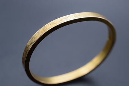 Gold Filled Etched bangle Hinged Vintage Bracelet Lot 802: Gold Filled Etched bangle Hinged Vintage Bracelet measures 2 3/8" across the opeing inside and is 1/4" wide