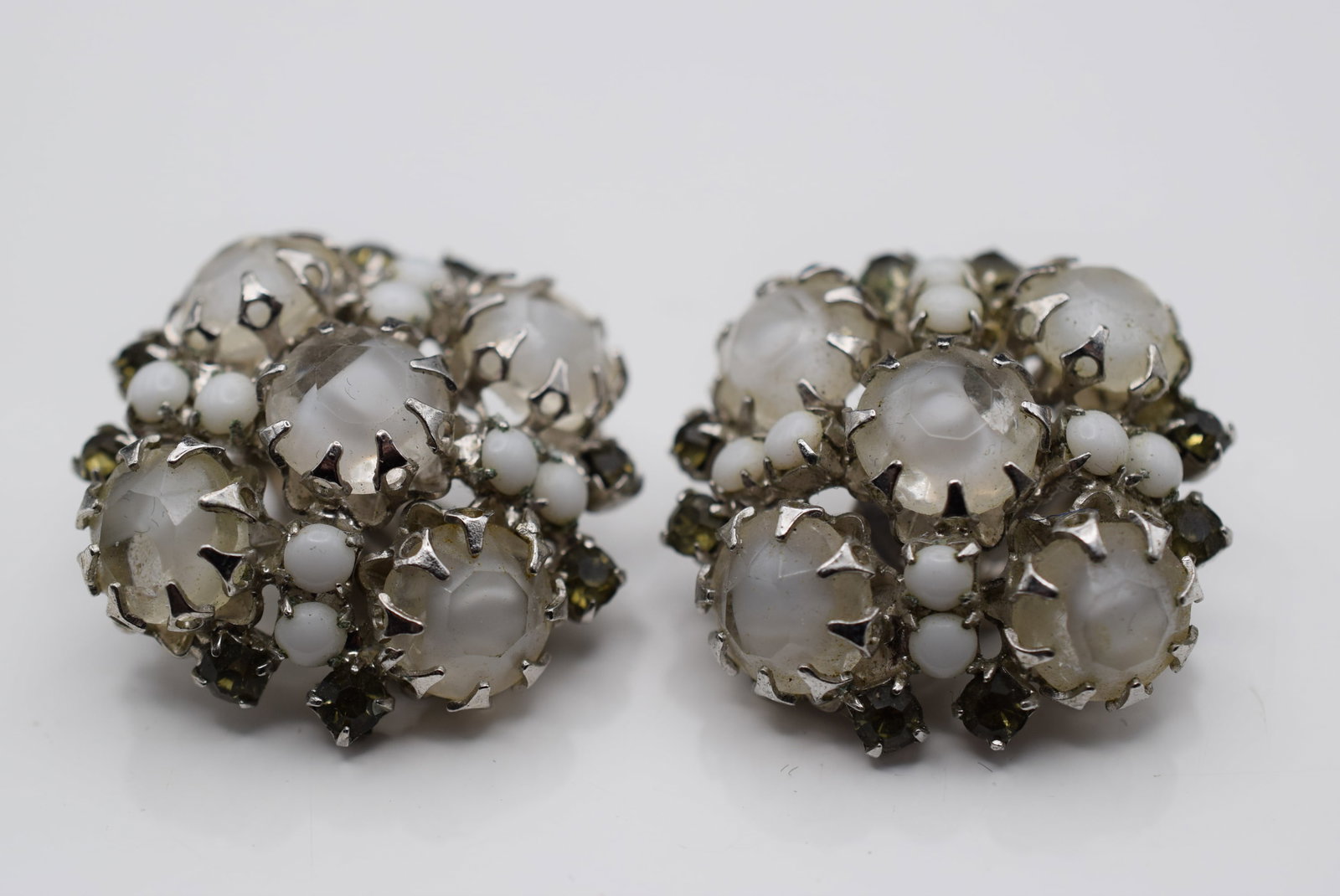 Rhinestone Clip Vintage Earrings Art Glass Lot Fi 889: Rhinestone Clip Vintage Earrings Art Glass