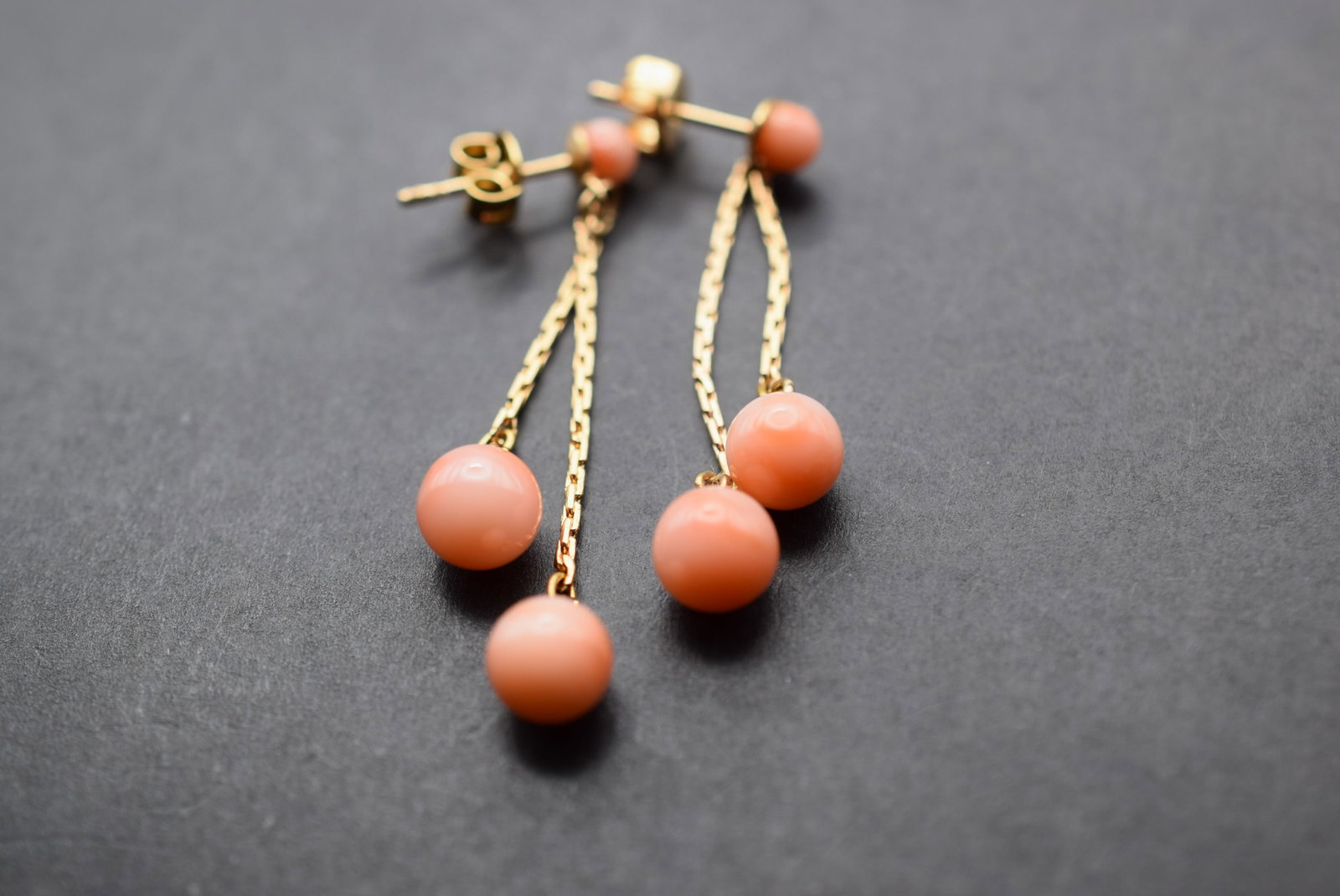Coral Dangle Pierced Earrings Lot 892 (1 of 2)