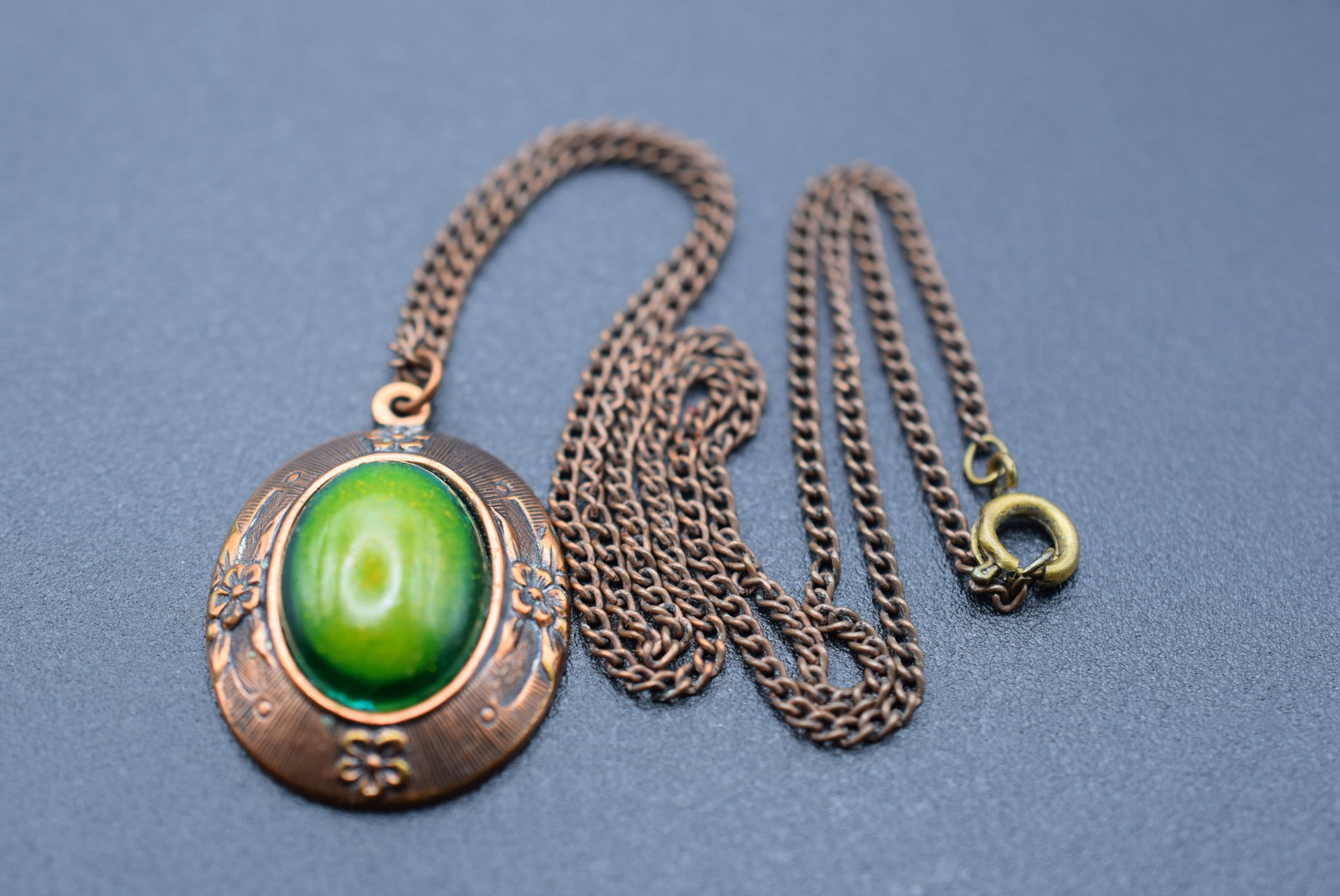 Necklace Delicate Sweet 19" long Lot 909: Necklace Delicate Sweet 19" long pendant measures 1"x1"