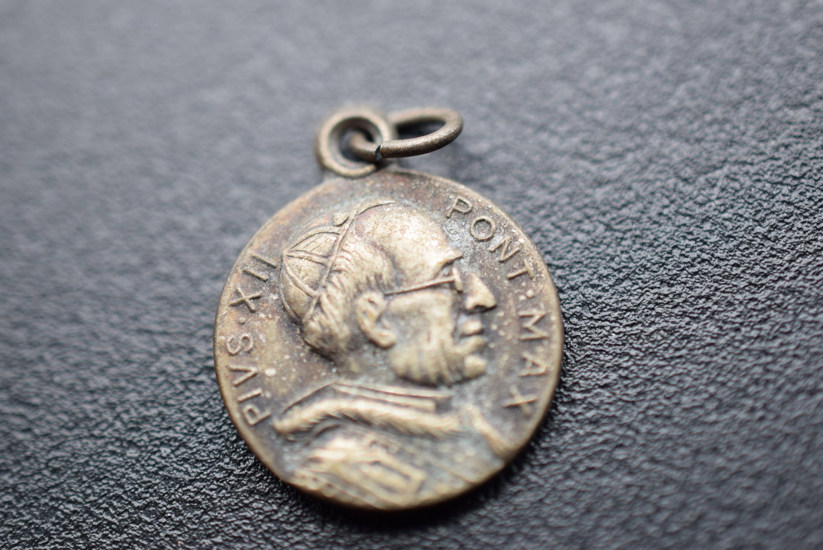 Pont Max Religious Catholic Medal Vintage Lot 1002 (1 of 2)