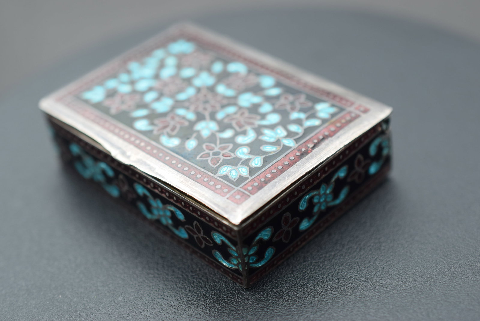 Enamel Sterling Silver 925 Box Lot 1015: Enamel Sterling Silver 925 Box weighs 51.16 grams and measures 2 1/4" x 1 5/8" and is 5/8" high