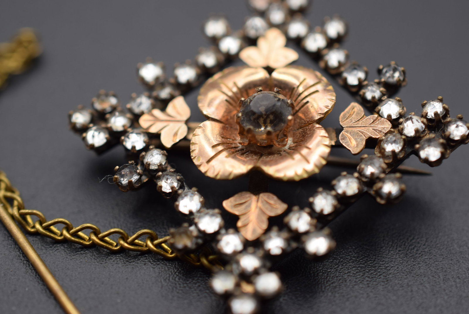 Edwardian Brooch Pin Chatelaine Lot Fi 1021: Edwardian Brooch Pin Chatelaine 1 5/8" x 1 5/8" plus chain and pin