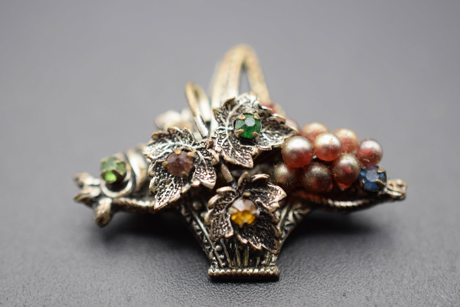 Flower Basket Brooch Pin 1940's Vintage Lot Fi 1030: Flower Basket Brooch Pin 1940's Vintage