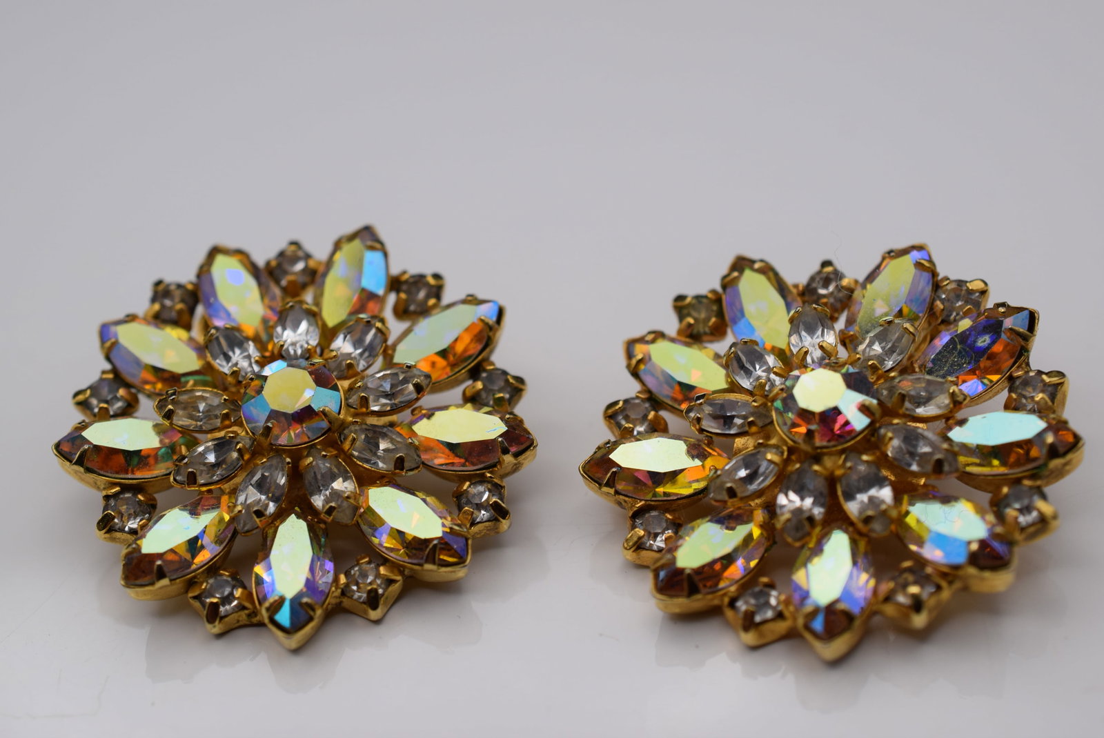 Rhinestone Flower Clip Earrings Vintage Lot Fi 1070: Rhinestone Flower Clip Earrings Vintage measures 1 1/4" in diameter
