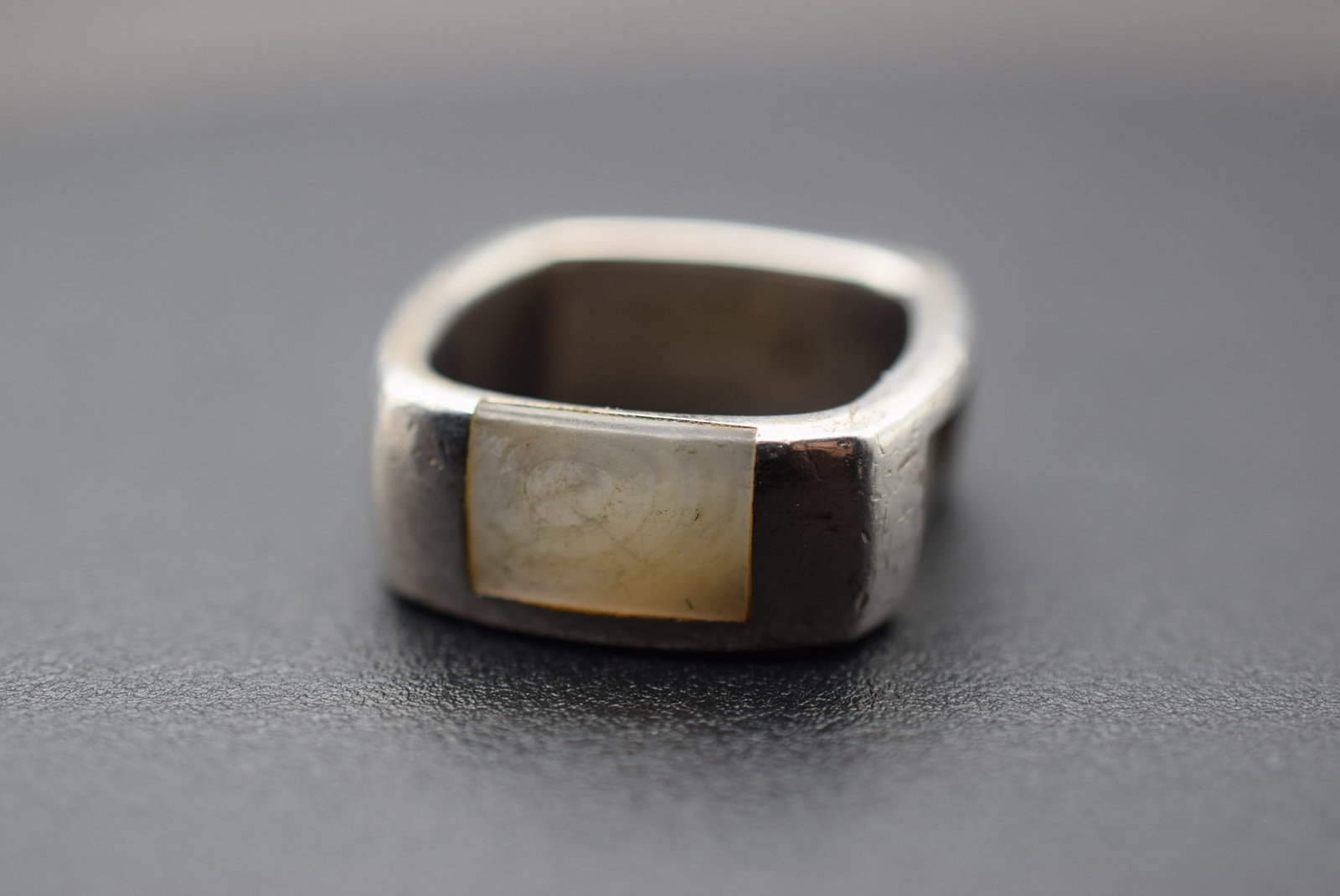 Square MOP Mother Pearl Sterling Silver 925 Ring Size 8.5 Lot 1084: Square MOP Mother of Pearl Sterling Silver 925 Ring Size 8.5 weighs 13.76 grams measures 3/8" signed inside 925 two sides don’t have MOP and are empty so they are probably missing and not meant to l