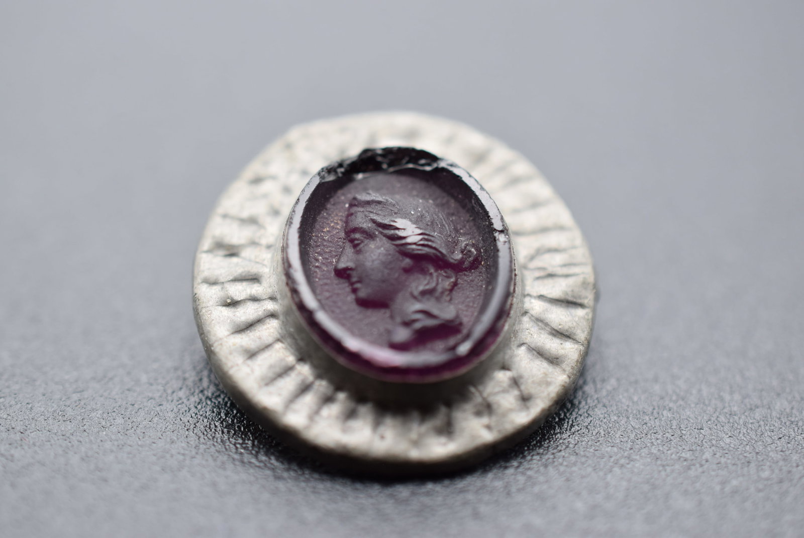 Glass Cameo Brooch Pin Vintage Lot 1166 (1 of 4)