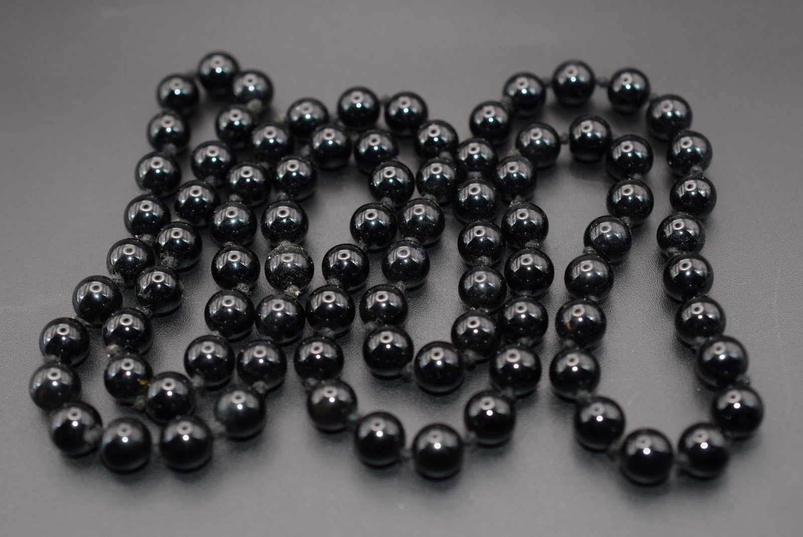Knotted Onyx Necklace 34" long Lot GJ 253: Knotted Onyx Necklace 34" long