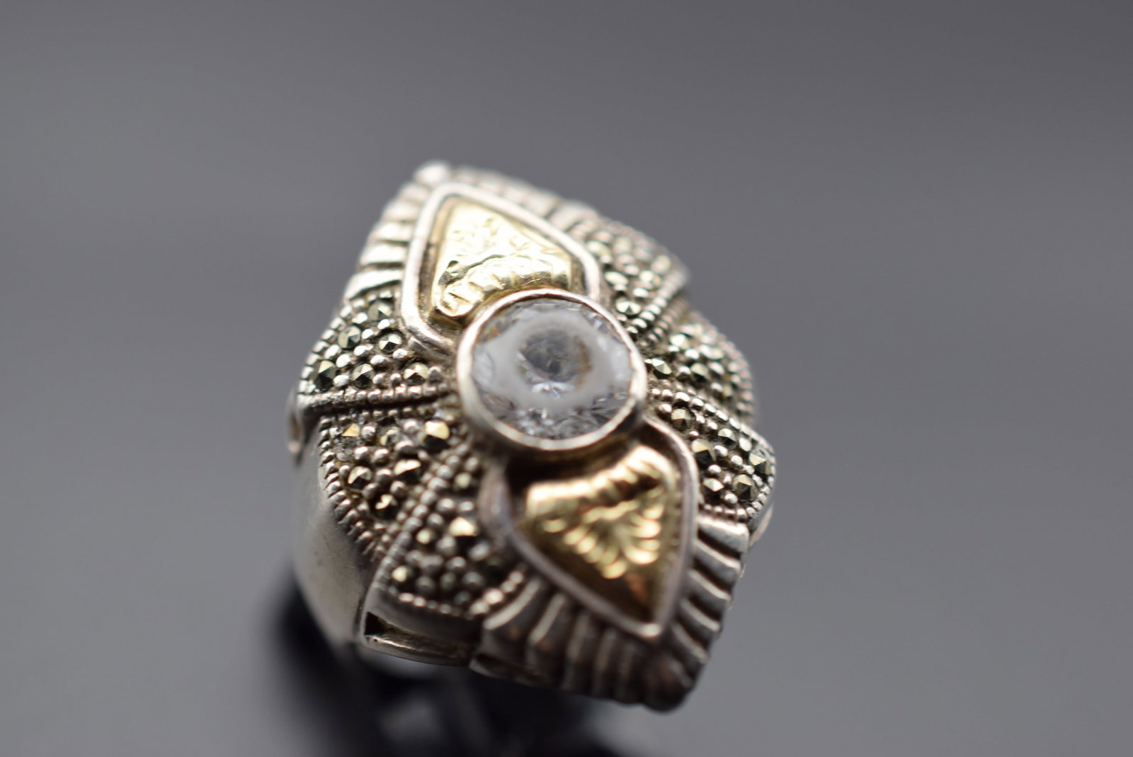 Marcasite Repousse HUGE Sterling Silver 925 Ring Size 9 Lot 312: Marcasite Repousse HUGE Sterling Silver 925 Ring Size 9 Weighs 10.65 grams Top measures 1 1/4" x 1" signed 925 in back of setting