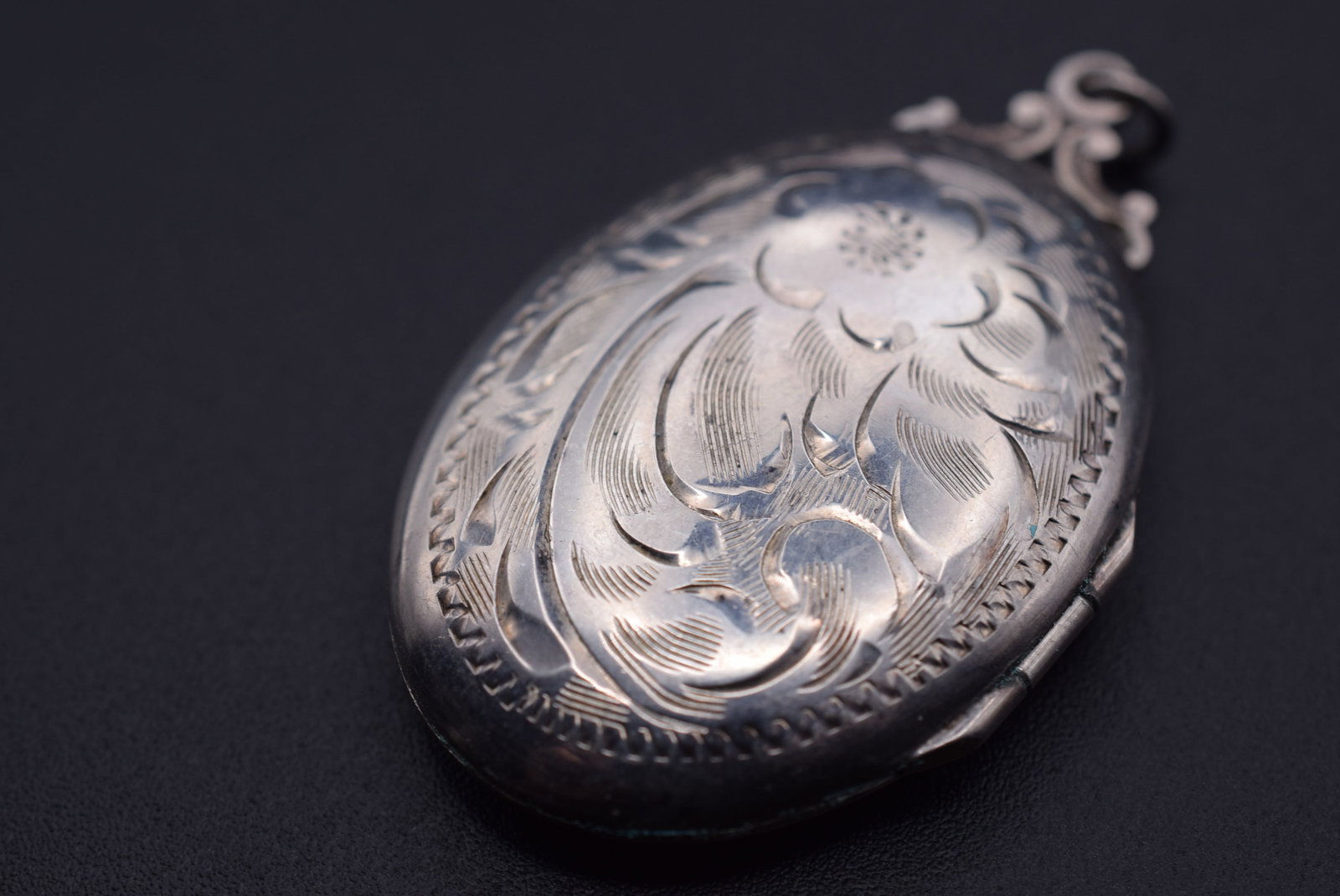 Scrollwork Locket Vintage Sterling 1 7/8" high Lot GJ 583: Scrollwork Locket Vintage Sterling 1 7/8" high