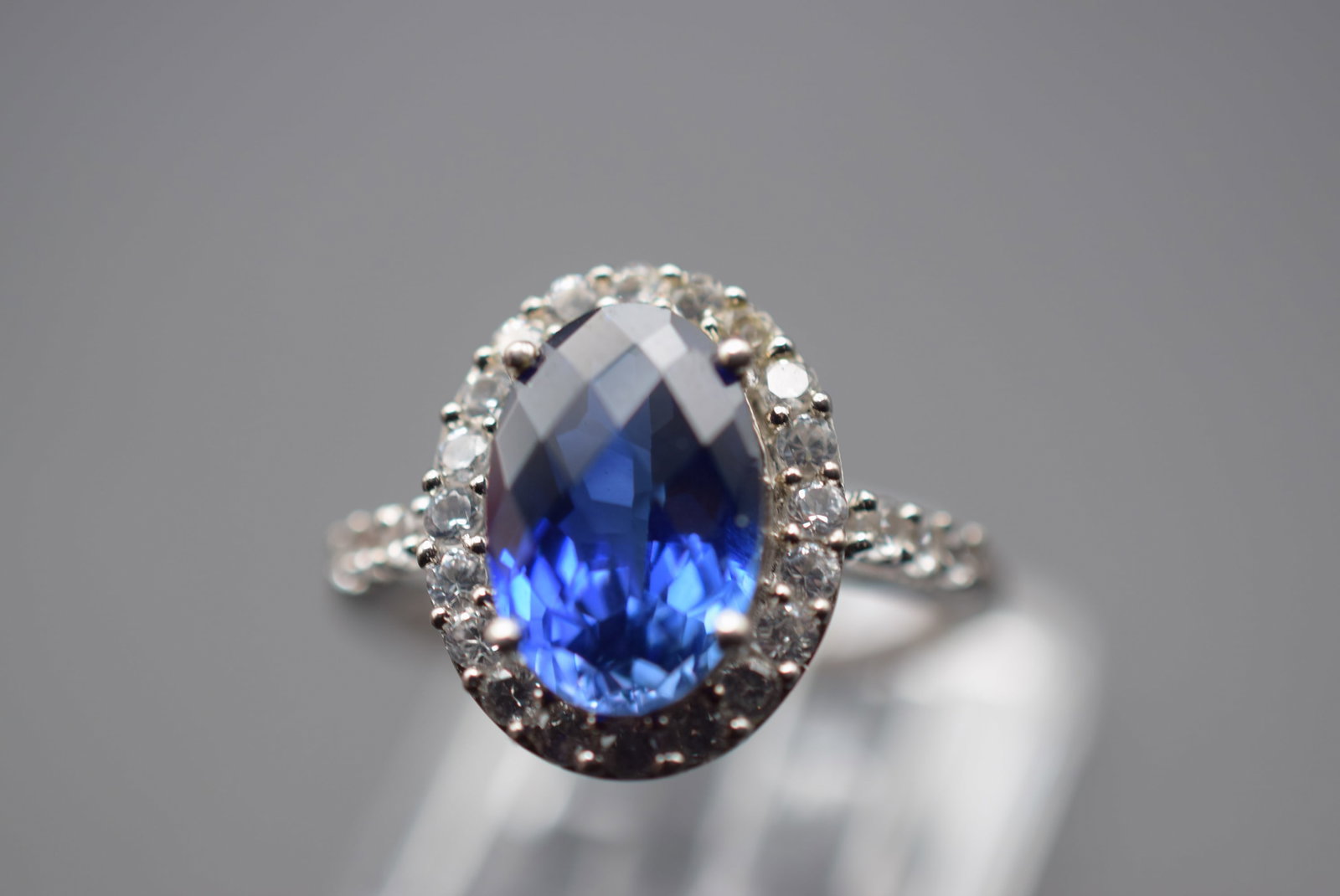 Sterling Ring Size 8.25 Lot GJ 679: Sterling Ring Size 8.25