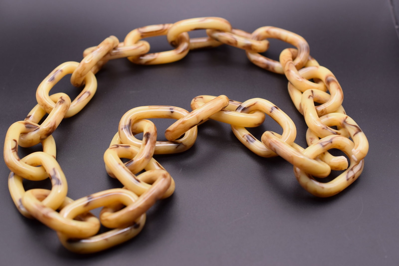 Vintage Necklace Huge Links Celluloid Lot HK 4: Vintage Necklace Huge Links Celluloid one broken see pics