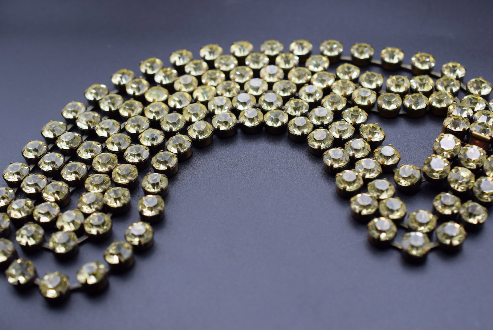 OUTSTANDING triple strand Vintage Necklace Lot HK 9 (1 of 4)