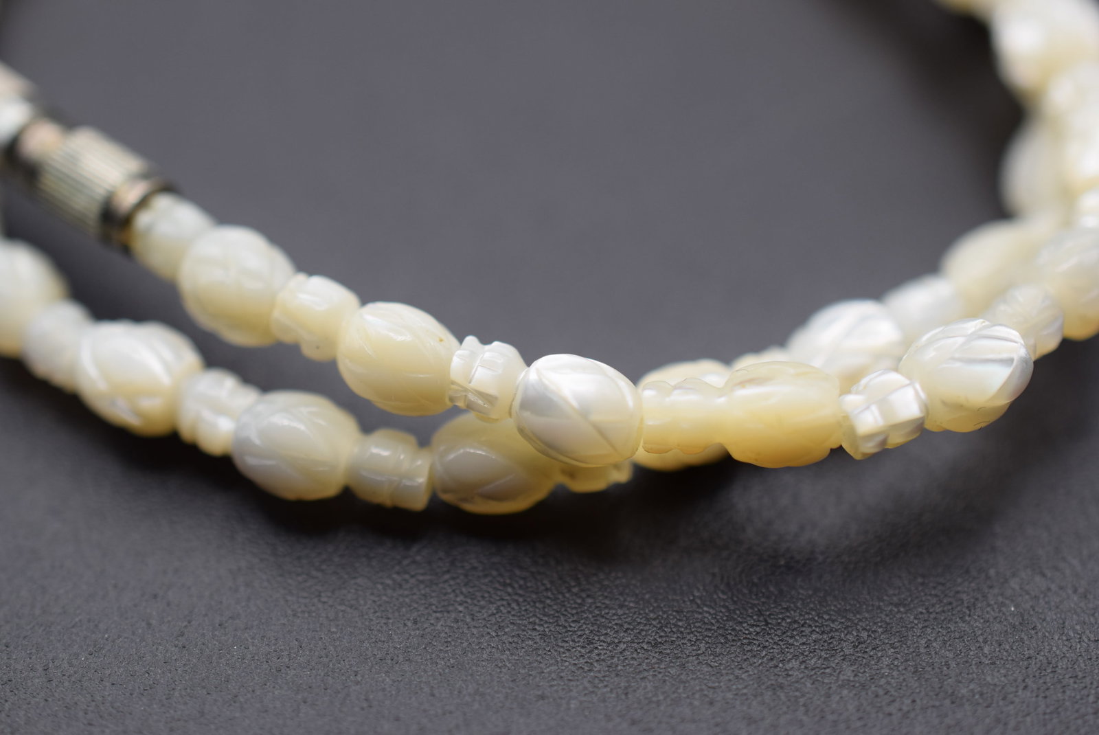 Vintage Necklace Mother of Pearl Carved Lot HK 20 (1 of 2)