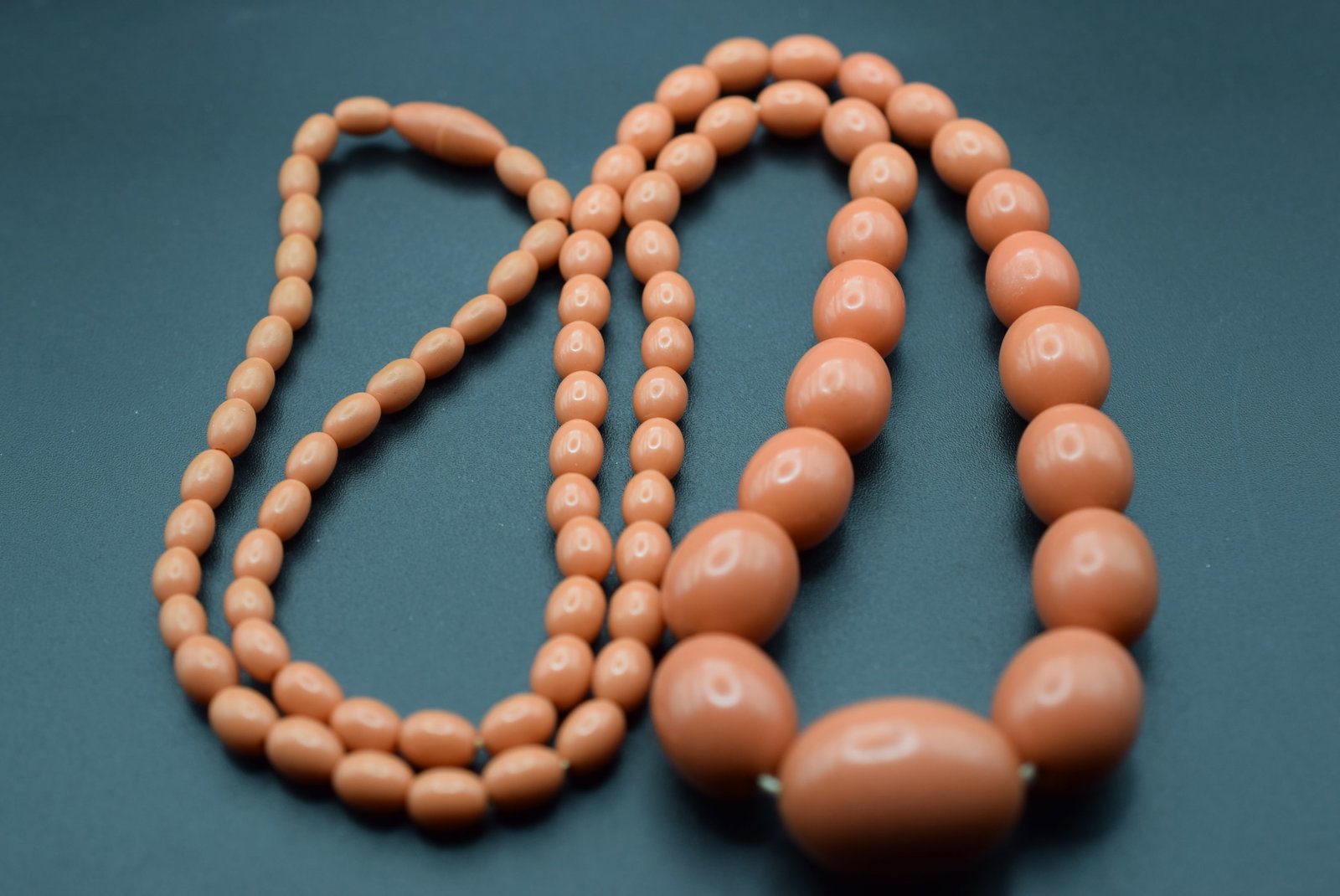 Celluloid Faux Coral Necklace 1940's 30" Vintage Necklace Lot HK 41 (1 of 3)