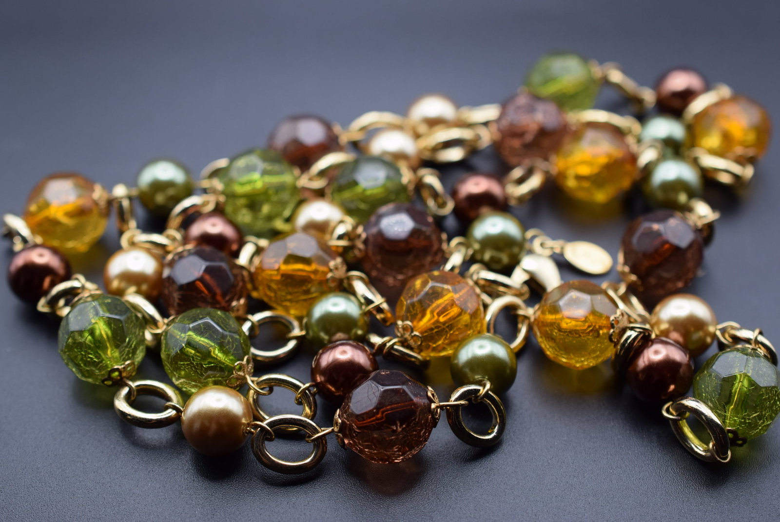 KJL Amazing 42" long Vintage Necklace signed Lot HK 50: KJL Amazing 42" long Vintage Necklace signed and had has amazing crackle beads