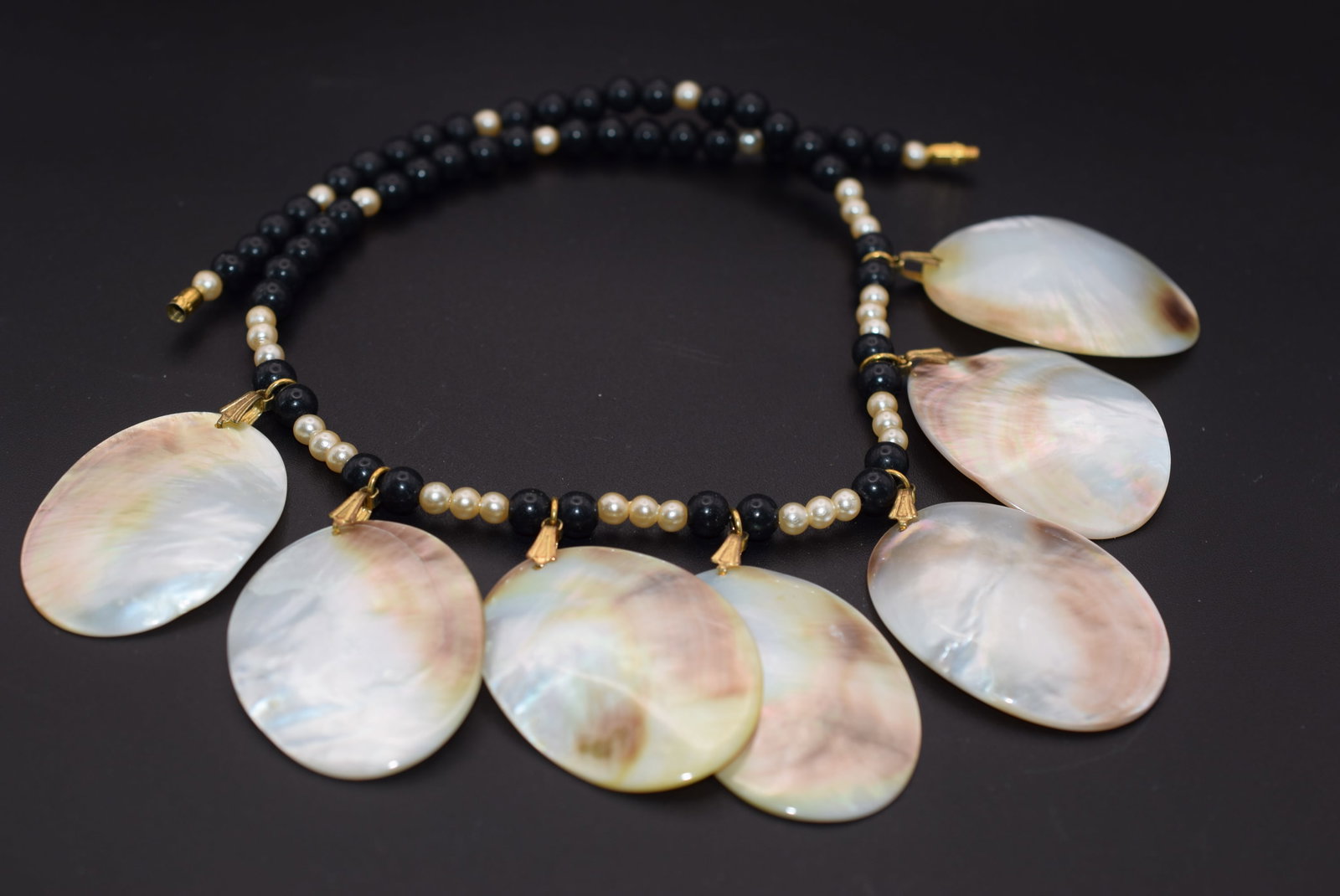 Mother Pearl Vintage Necklace Lot HK 51: Mother Pearl Vintage Necklace