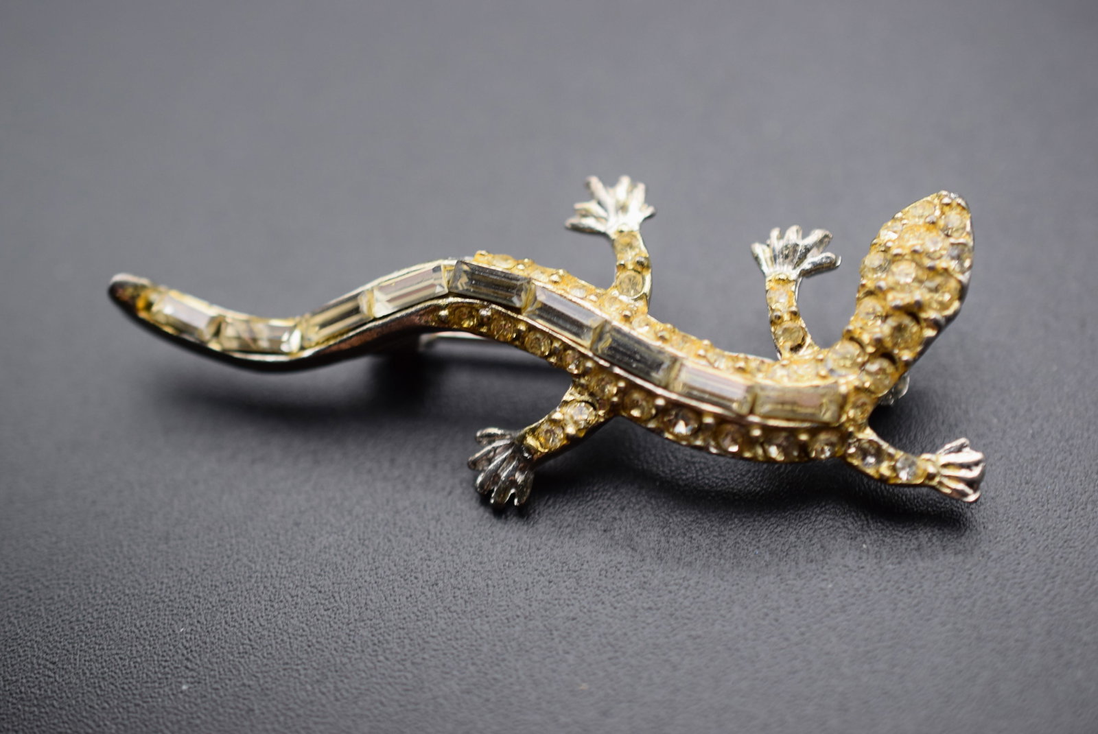 Lizard Gecko Rhinestone Brooch Pin Vintage Lot # BE 80: Lizard Gecko Rhinestone Brooch Pin Vintage