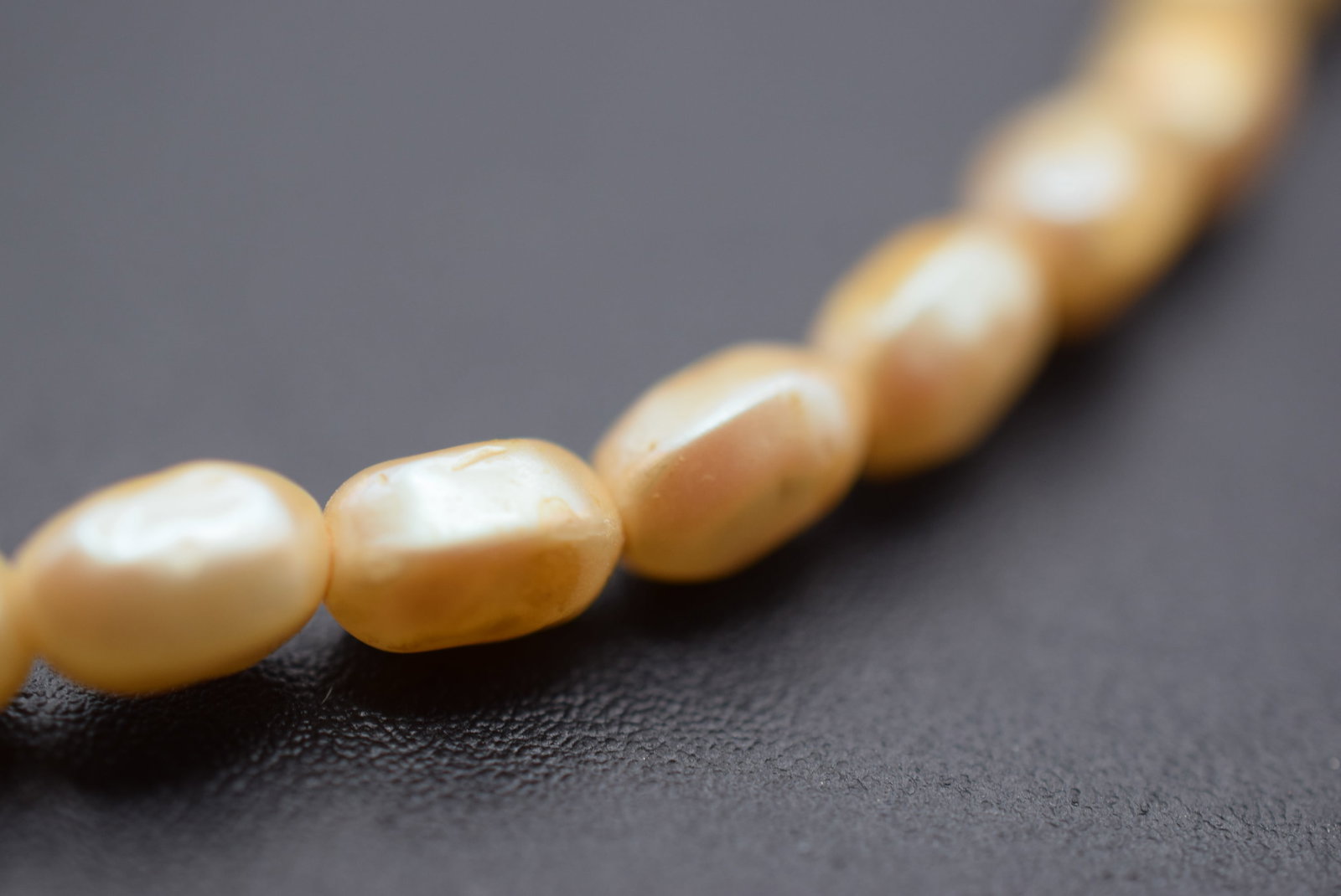 Freshwater Pearl 15 1/2" long Vintage Necklace Lot HK 82: Freshwater Pearl 15 1/2" long Vintage Necklace
