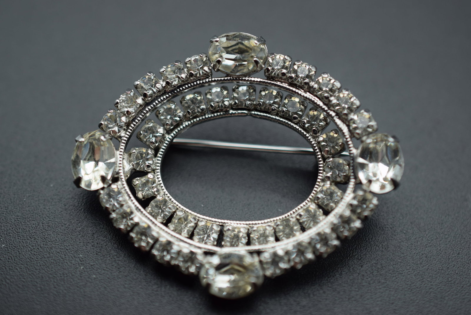 Rhinestone Rhinestone Brooch Pin Vintage Lot # BE 83 (1 of 2)