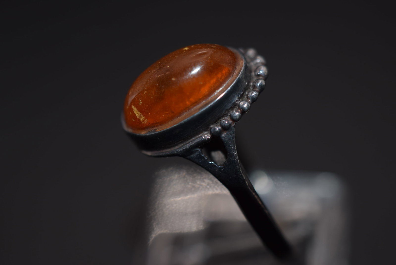 Amber 925 Sterling Vintage Ring Size 5.75 Lot EH 86: Amber 925 Sterling Vintage Ring Size 5.75 top measures 5/8" signed 925 inside weighs 3 grams