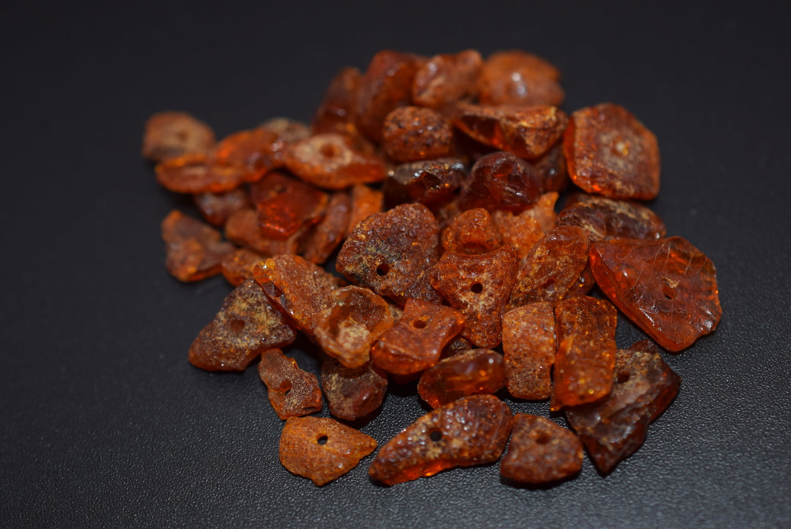 unstrung Amber Genuine Beads Baltic Vintage Lot #BE 107: unstrung Amber Genuine Beads Baltic Vintage weighs 8 grams
