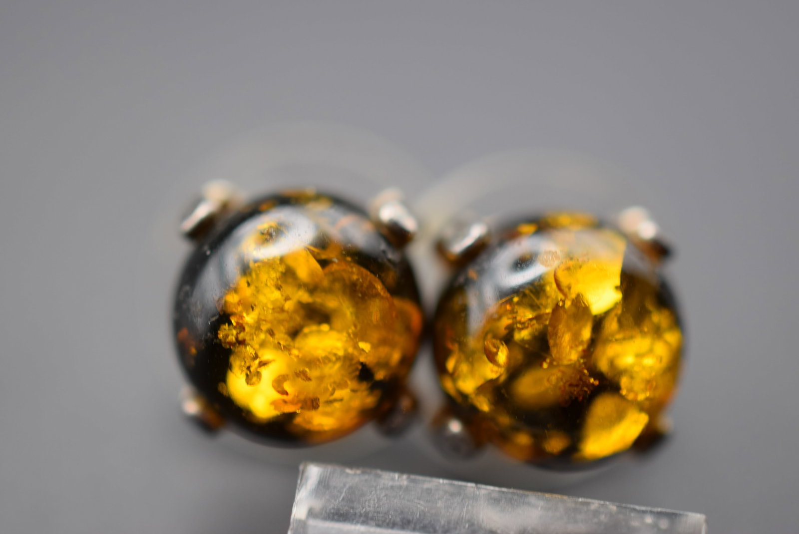 Vintage Earrings Amber Pierced Studs Lot HK 132 (1 of 2)